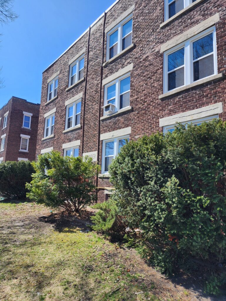 2 bedroom apartments for rent in Windsor exterior