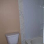 Laskin Court apartment for rent - bath